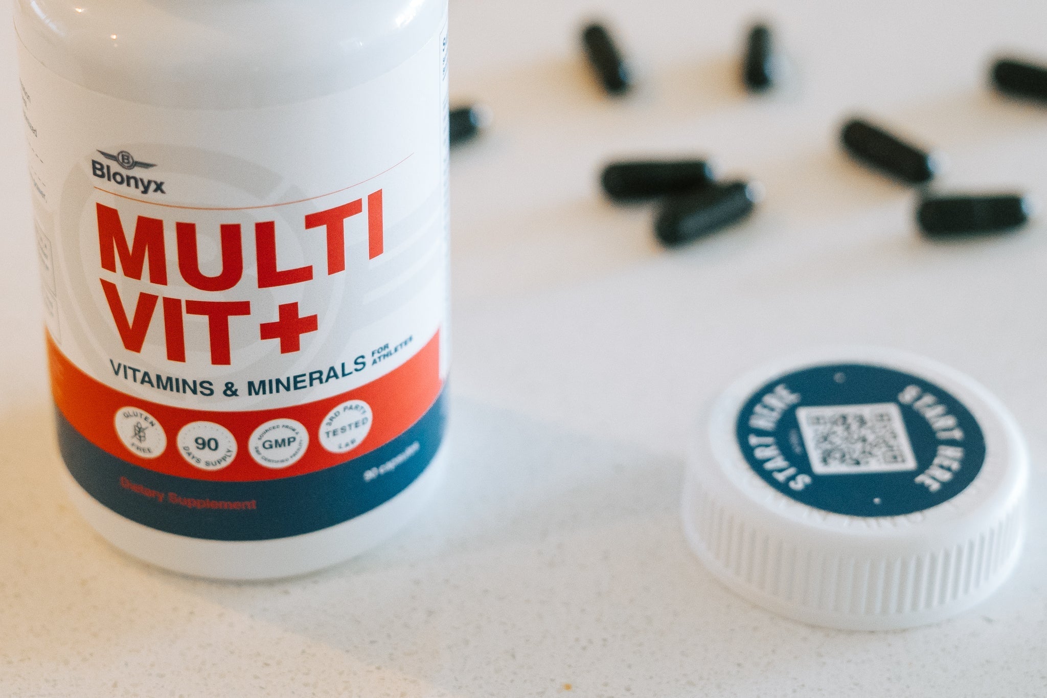 Blonyx Multivit+ and capsules